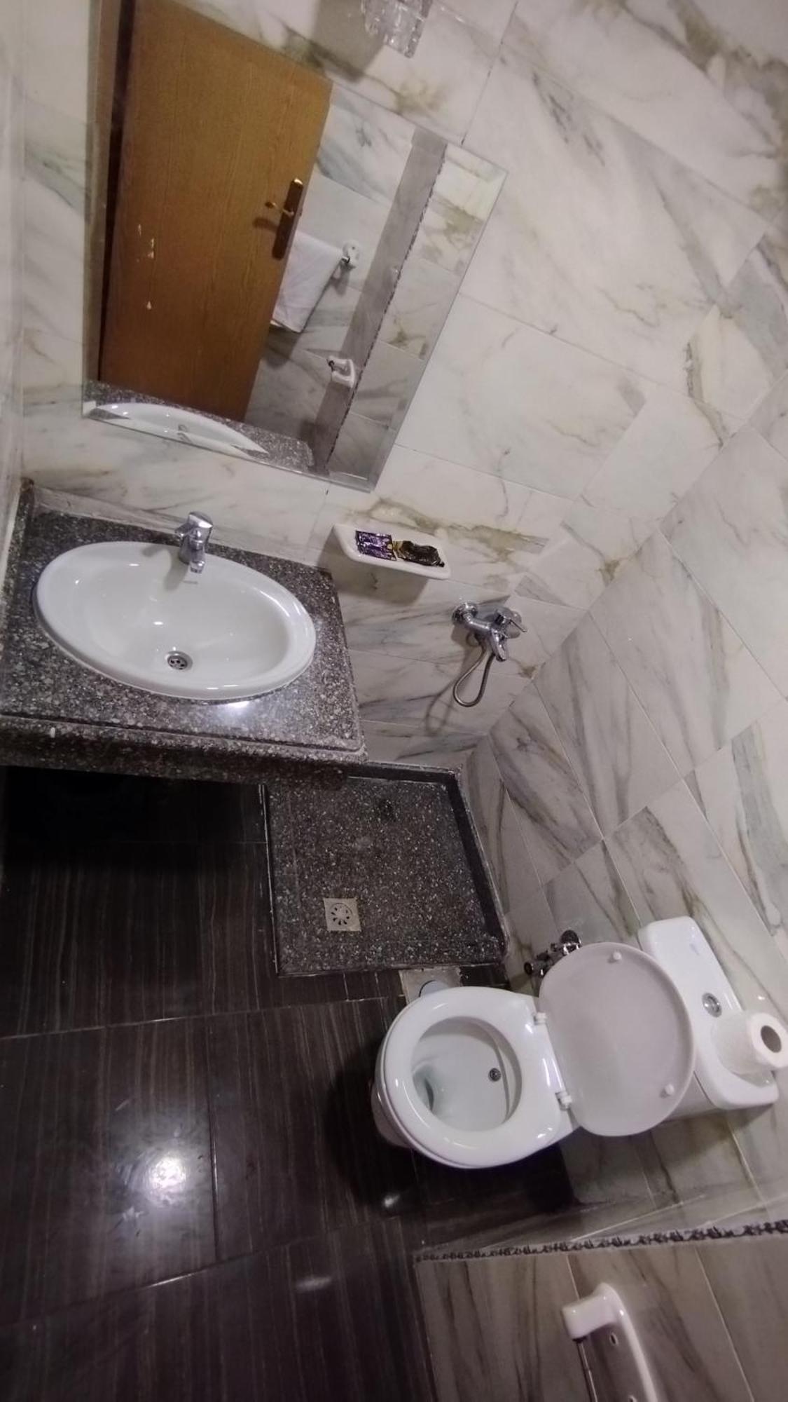Royal Crown Hotel عائلات فقط Alexandria Luaran gambar